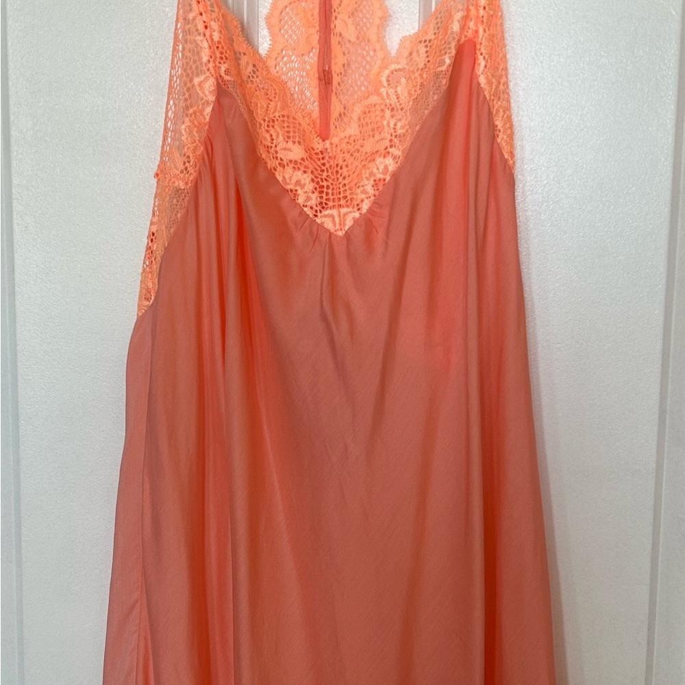Vintage Victoria's Secret Peach Lace Chemise Size M NWT